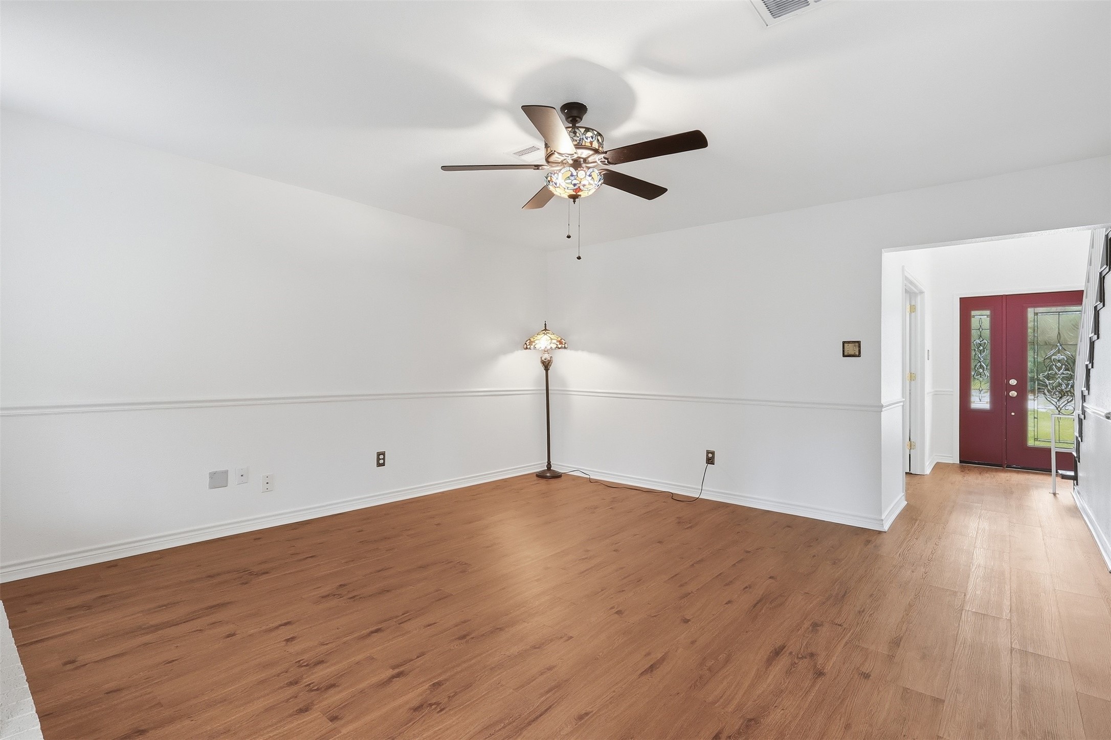 10 East Broken Oak Court Spring, TX 77381 - Photo 22 of 47 Large den, perfect for family time.