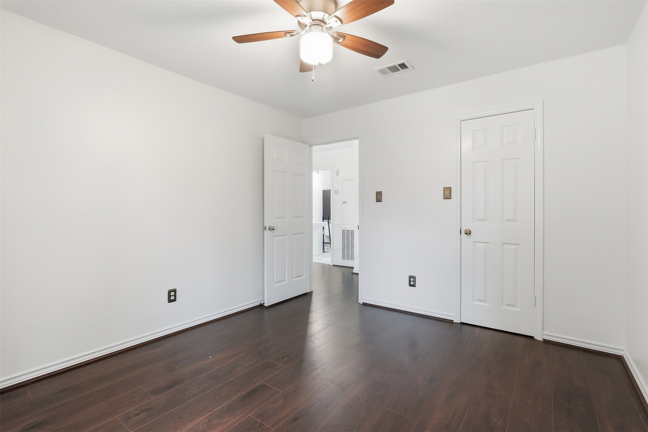 10 East Broken Oak Court Spring, TX 77381 - Photo 34 of 47 Easy access to the secondary bathroom and the foyer balcony.