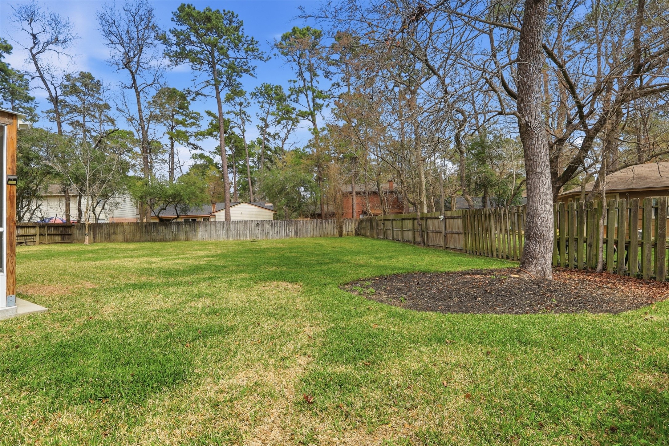10 East Broken Oak Court Spring, TX 77381 - Photo 38 of 47 Sprawling back yard with plenty of space for a pool or some Thanksgiving Day football!