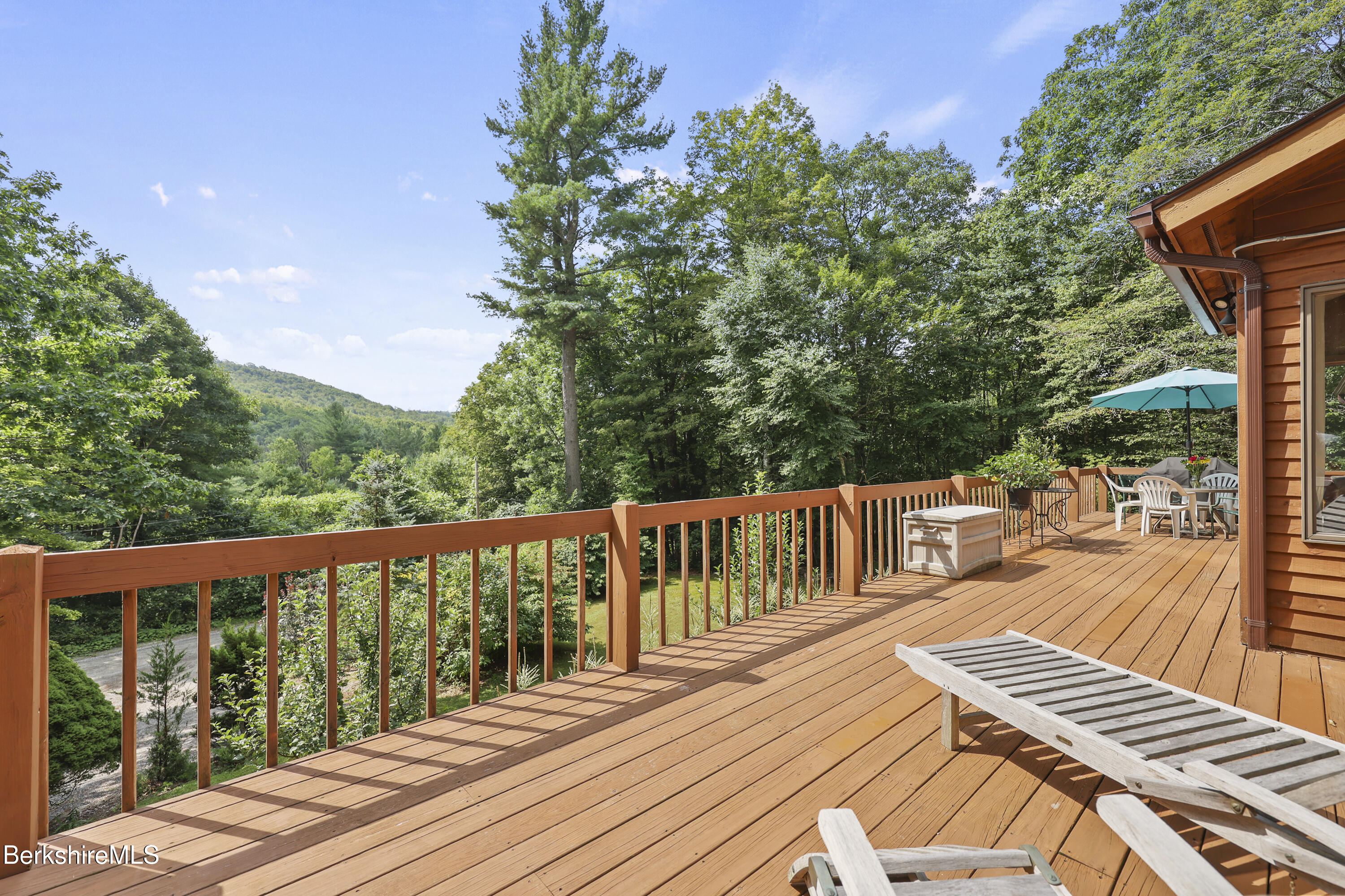 195 Front Deck