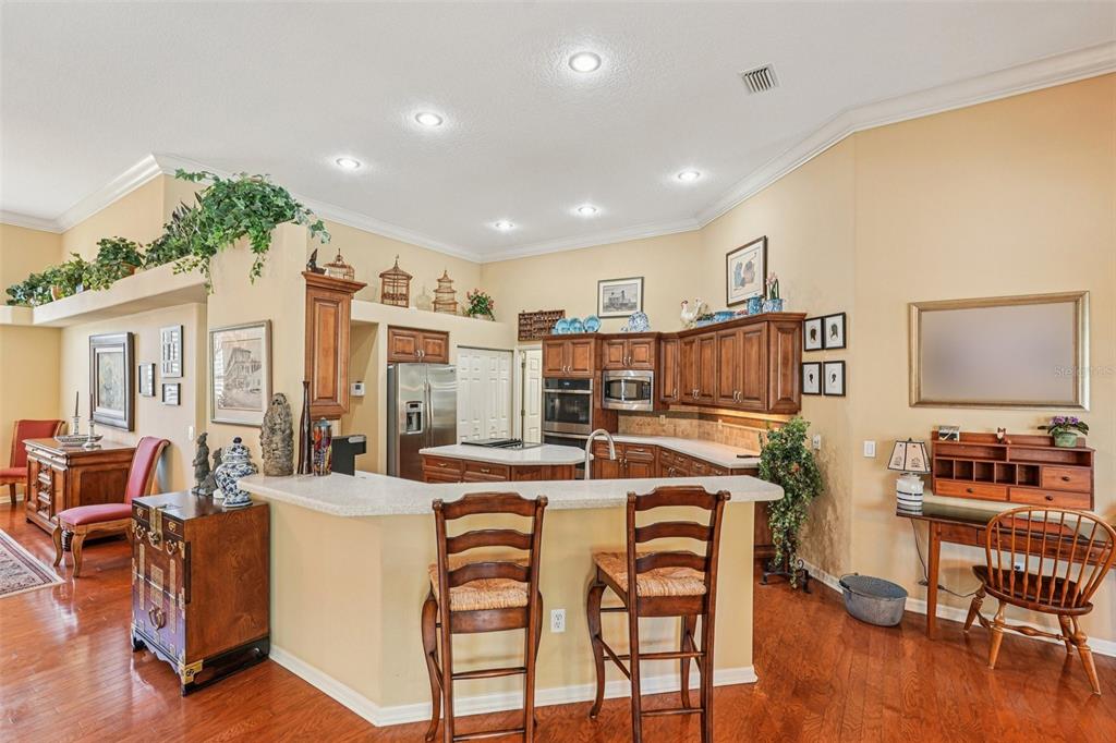 417 Huntridge Drive Venice, FL 34292 - Photo 13 of 68