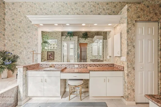 $995,900 | 417 Huntridge Drive, Venice, FL 34292