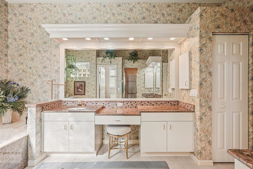 417 Huntridge Drive Venice, FL 34292 - Photo 24 of 68