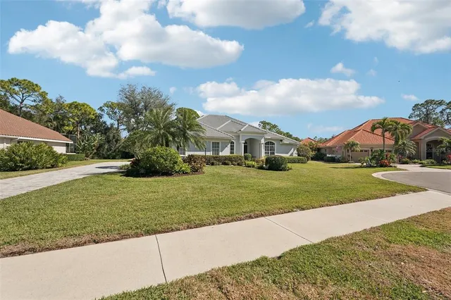 $995,900 | 417 Huntridge Drive, Venice, FL 34292