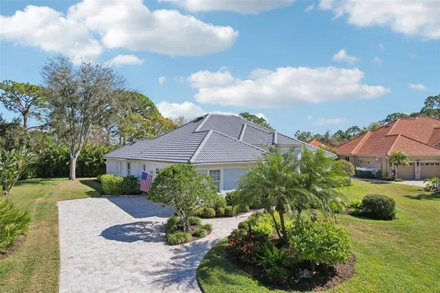 $995,900 | 417 Huntridge Drive, Venice, FL 34292