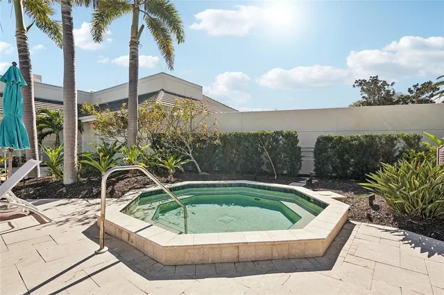 $995,900 | 417 Huntridge Drive, Venice, FL 34292