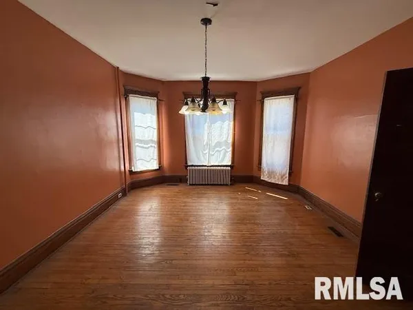 $73,900 | 514 North McArthur Street, Macomb, IL 61455