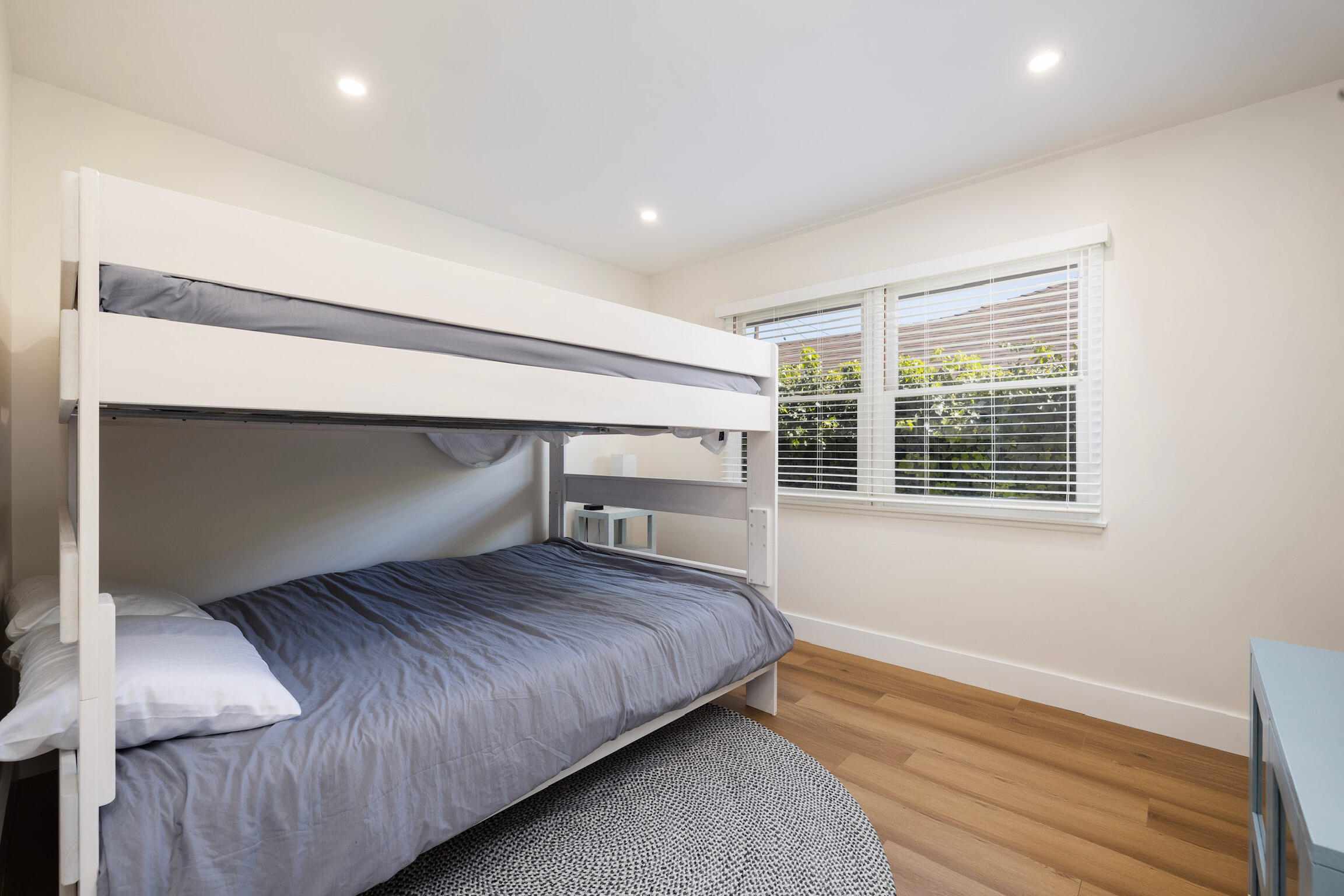 238 San Rafael Avenue Santa Barbara, CA 93109 - Photo 10 of 17 Middle bedroom