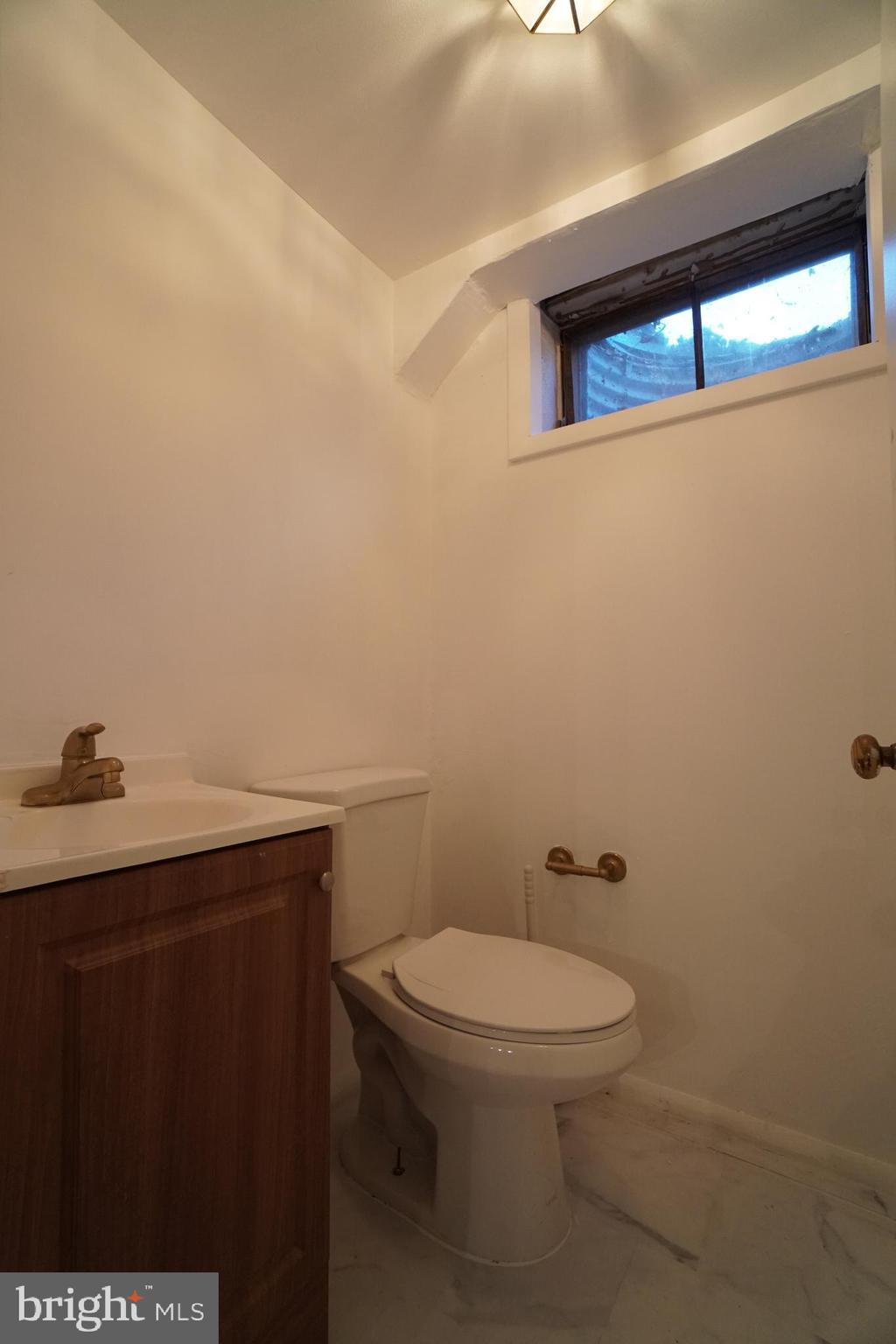 8602 Chapel View Road Ellicott City, MD 21043 - Photo 25 of 34