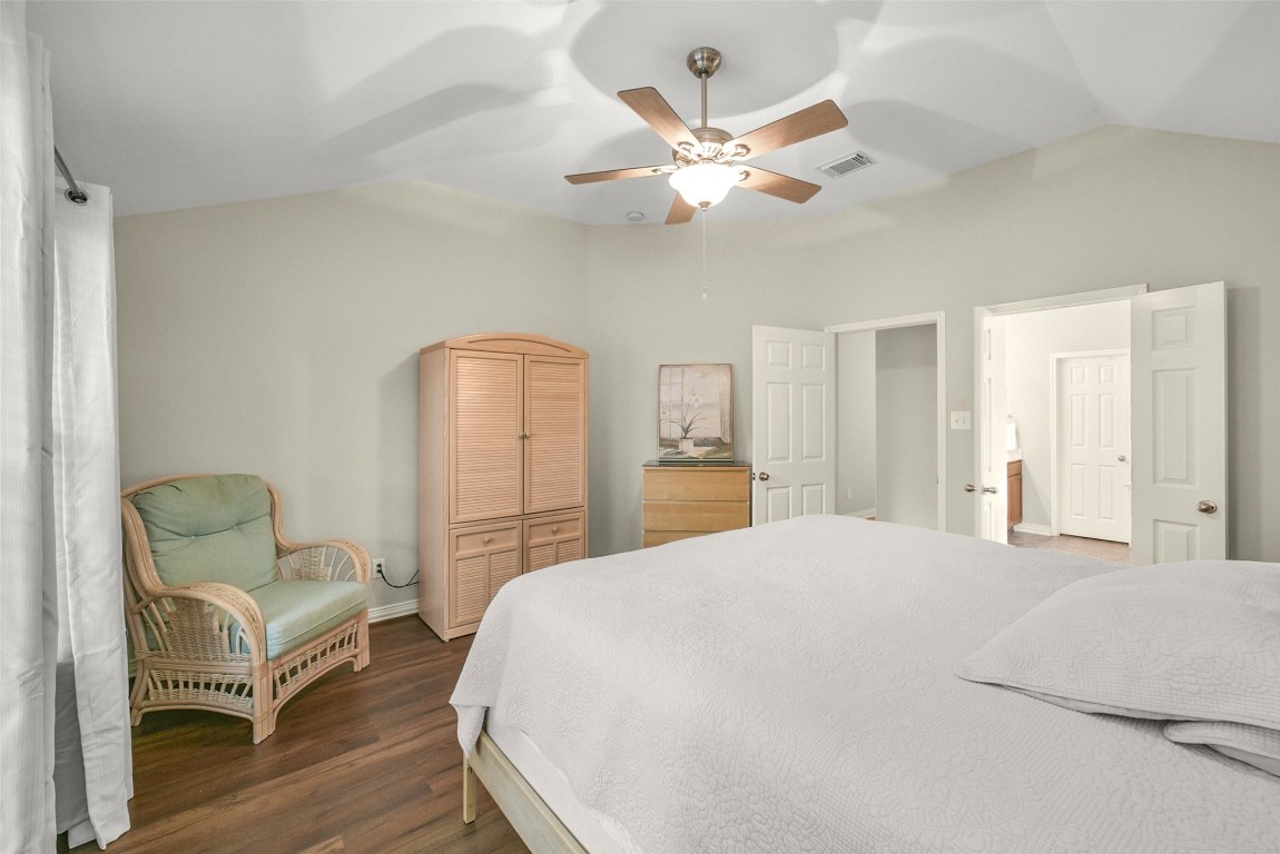 25103 Diamond Ranch Drive Katy, TX 77494 - Photo 20 of 34 Primary Suite. The walls appear green in the photo but they are the same beige as the rest of the home.