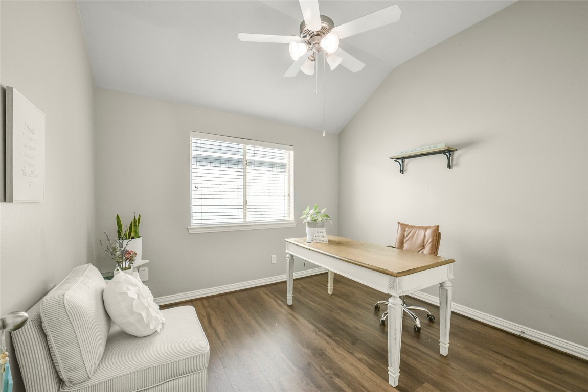 25103 Diamond Ranch Drive Katy, TX 77494 - Photo 25 of 34 One of the secondary bedrooms currently being used as an office.