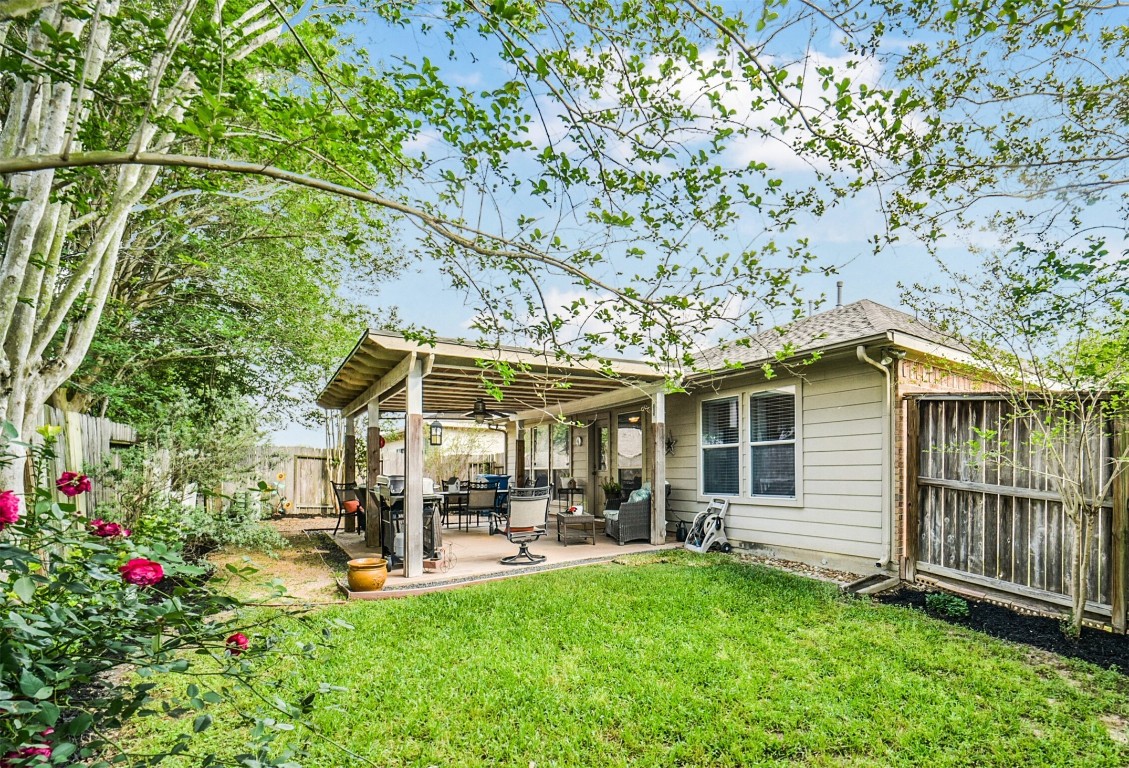 25103 Diamond Ranch Drive Katy, TX 77494 - Photo 31 of 34 Enjoy spending time outdoors under the covered patio.