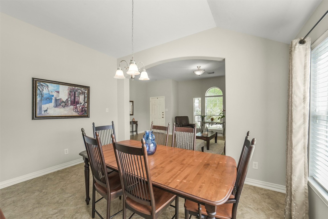 25103 Diamond Ranch Drive Katy, TX 77494 - Photo 9 of 34 A view from the dining room to the front door.