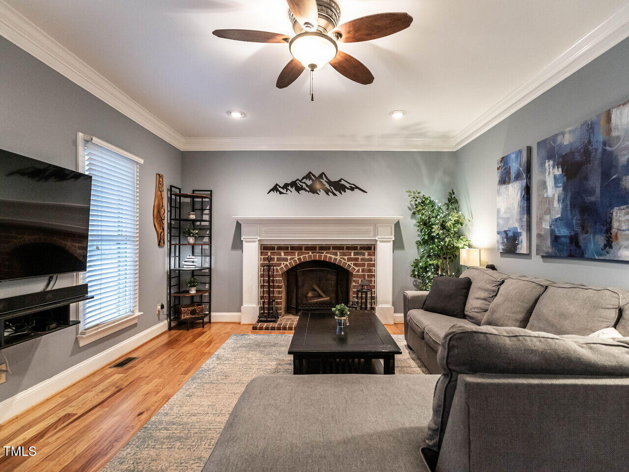 3117 Campbell Road Raleigh, NC 27606 - Photo 9 of 42 008-1280x960-family-room