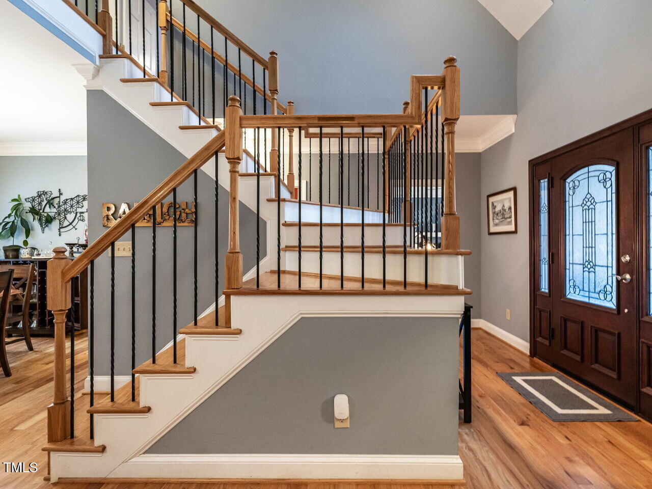 3117 Campbell Road Raleigh, NC 27606 - Photo 7 of 42 006-1280x960-foyer