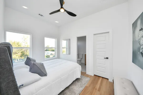 $2,600 | 1216 East 34th Street, Unit C, Houston, TX 77022
