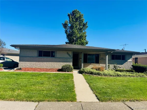 $279,000 | 29352 Bon Mar Drive, Warren, MI 48088