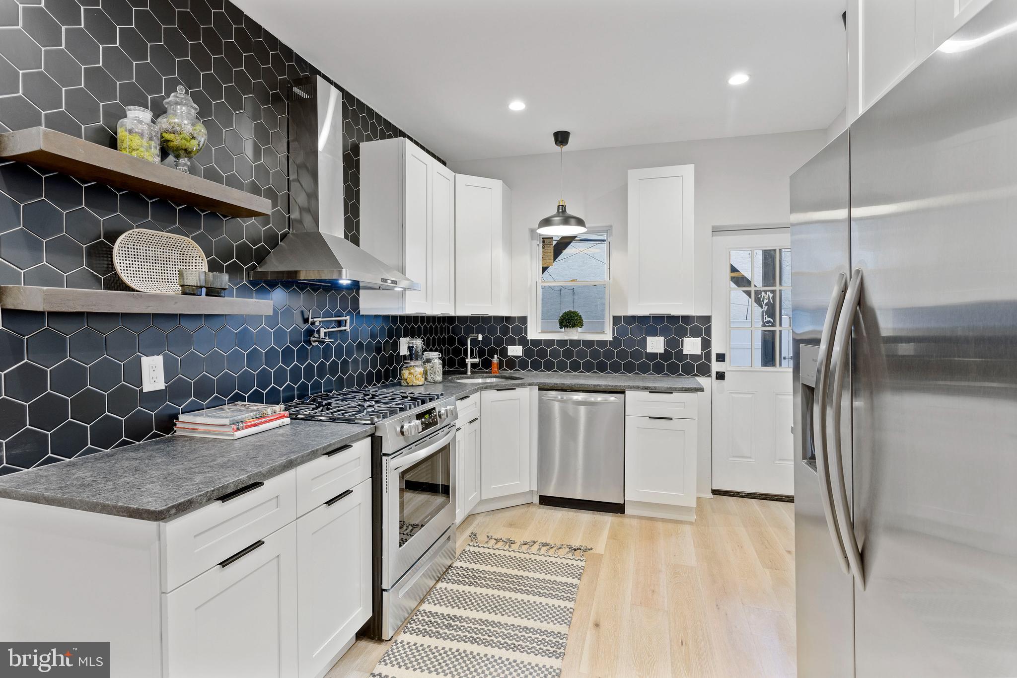 1827 Reed Street Philadelphia, PA 19146 - Photo 6 of 24