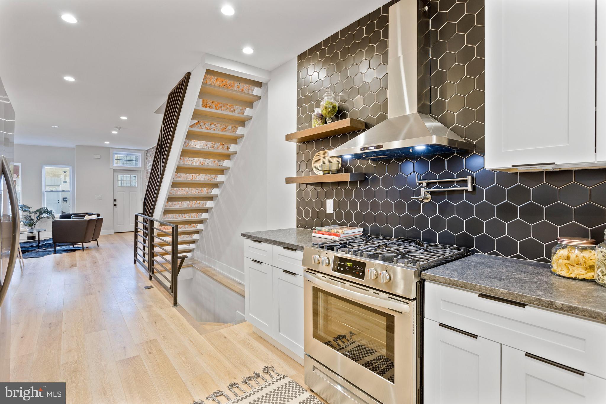1827 Reed Street Philadelphia, PA 19146 - Photo 10 of 24
