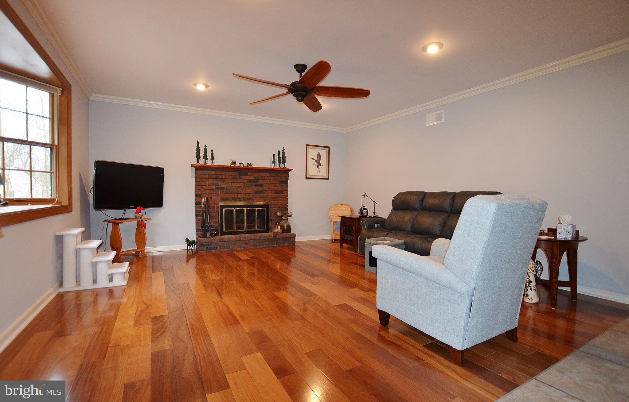 430 Greenville Road Denver, PA 17517 - Photo 2 of 23 Living Room