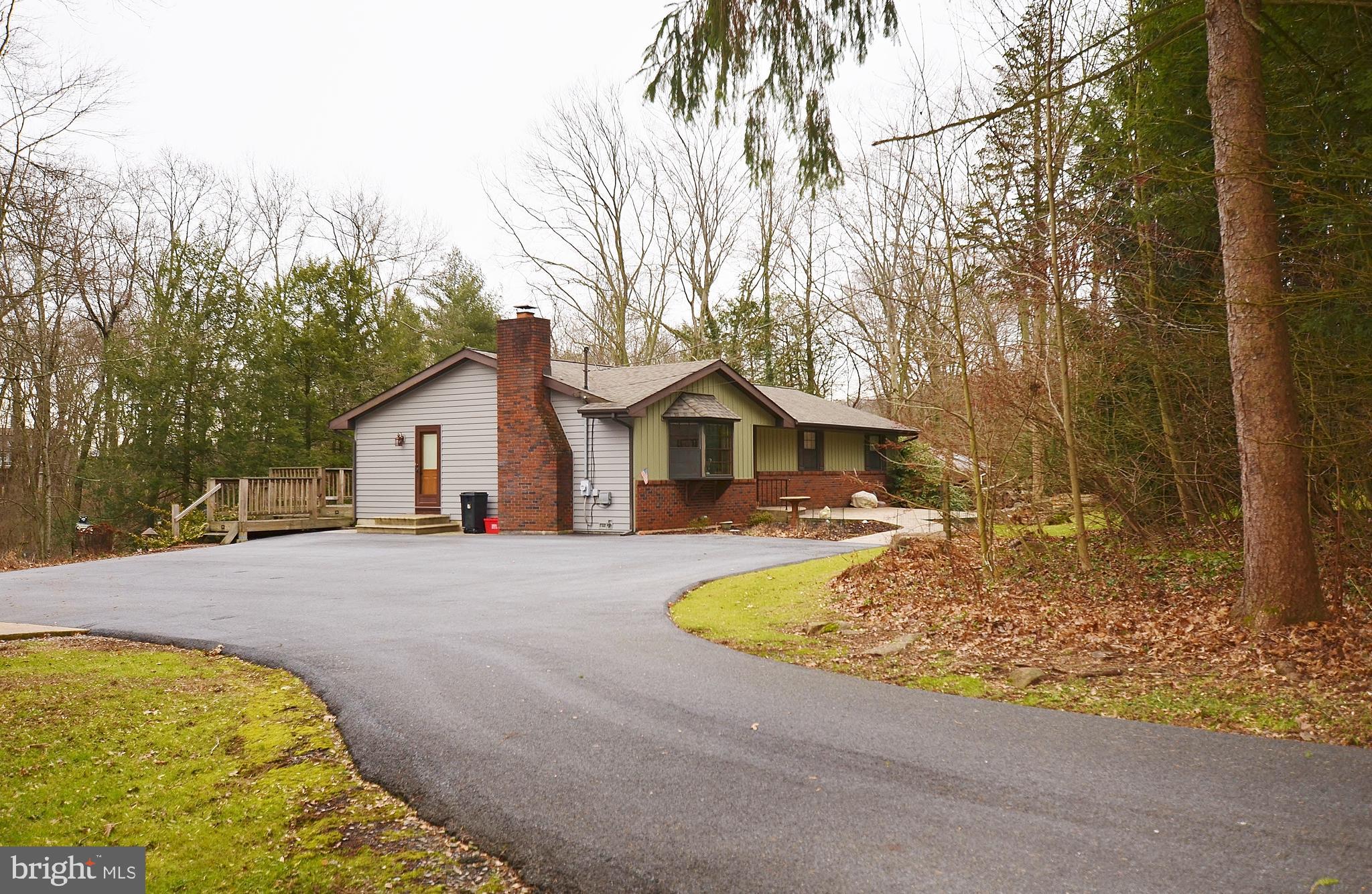 430 Greenville Road Denver, PA 17517 - Photo 15 of 23 Entrance and Parking