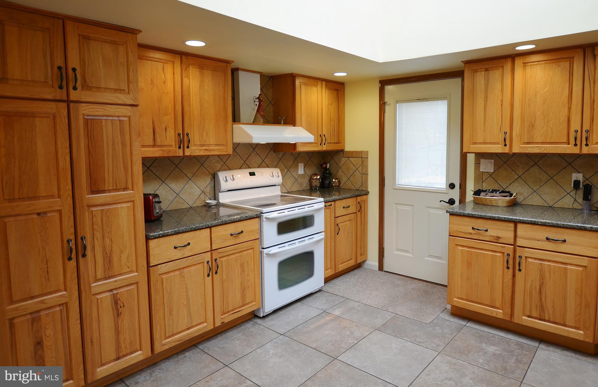 430 Greenville Road Denver, PA 17517 - Photo 4 of 23 Kitchen