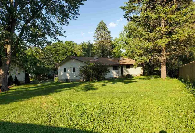 $2,100 | 2418 Adler, Middleton, WI 53562