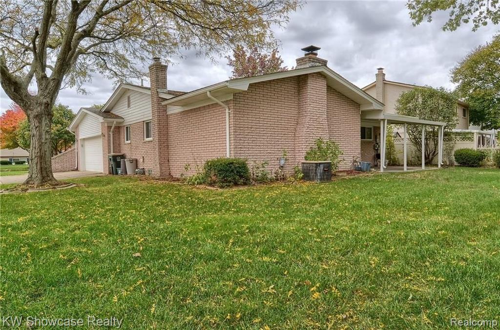 42916 Versailles Road Canton, MI 48187 - Photo 5 of 30