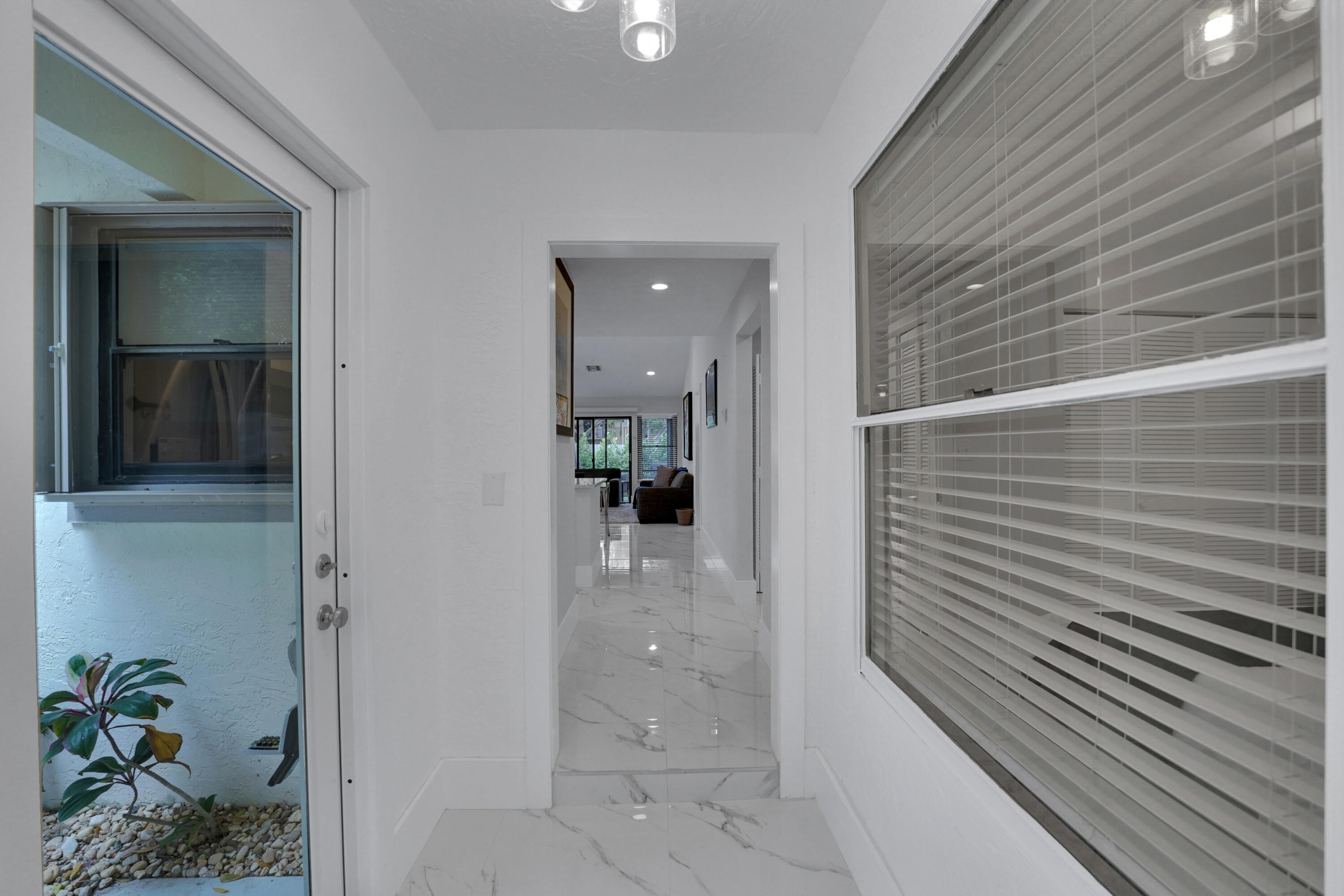 5521 Croydon Court Boca Raton, FL 33486 - Photo 3 of 46 DSC05516