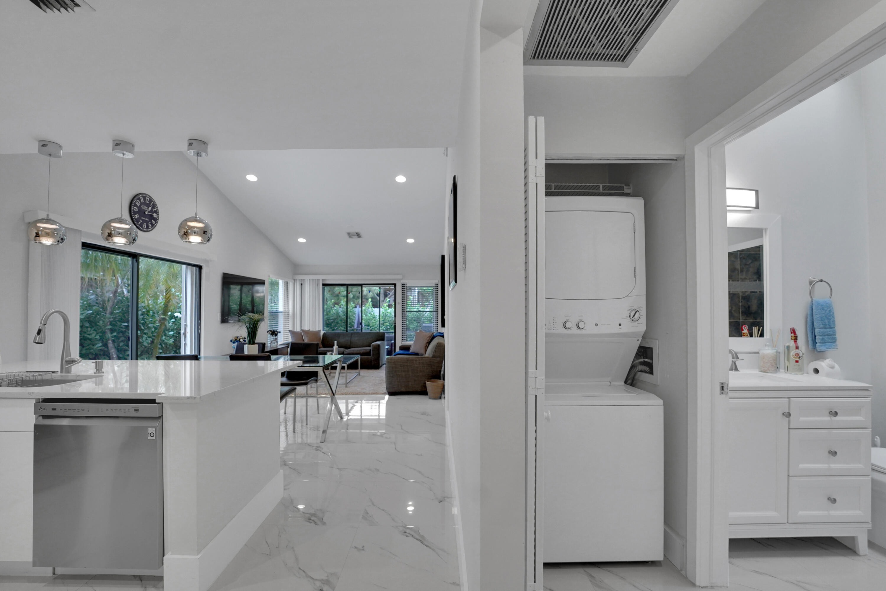 5521 Croydon Court Boca Raton, FL 33486 - Photo 5 of 46 DSC05522