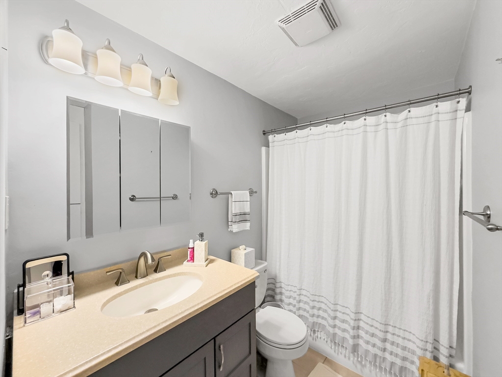 25 Rockland Street, Unit 7 Boston, MA 02119 - Photo 12 of 17