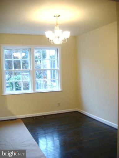 1009 St Dunstans Road Baltimore, MD 21212 - Photo 3 of 27 Dining Room