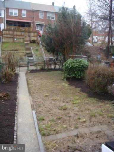 1009 St Dunstans Road Baltimore, MD 21212 - Photo 25 of 27 Back yard