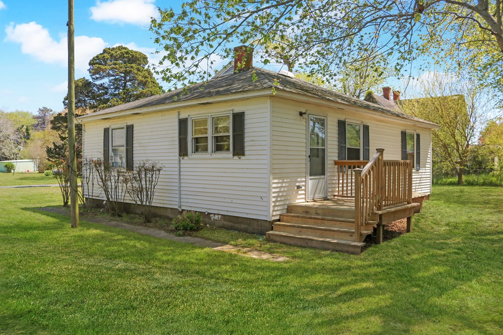 22622 Lee Mont Road Parksley, VA 23421 - Photo 3 of 26