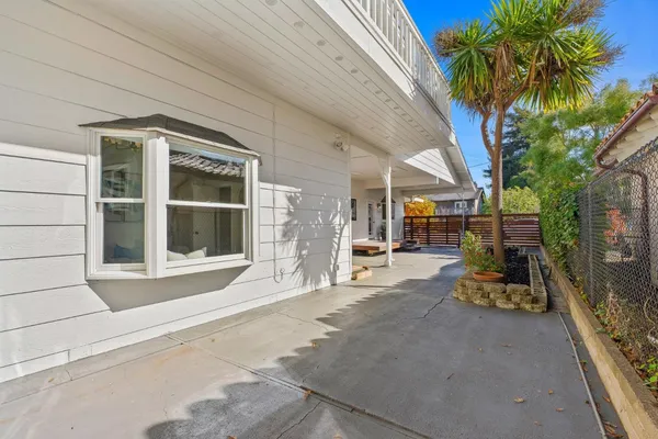 $2,549,000 | 320 Cliff Drive, Aptos, CA 95003