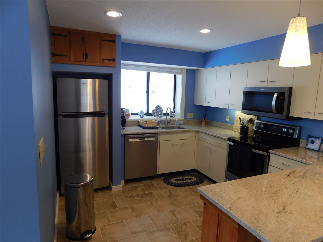 10 Granite Road, Unit 2 Lincoln, NH 03251 - Photo 3 of 28 Gallery Image 3