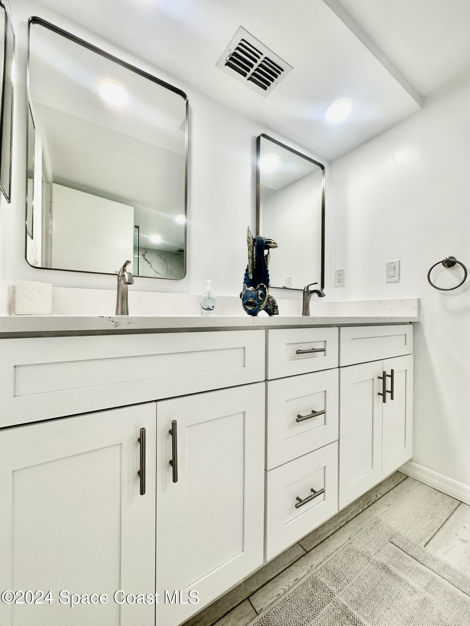 6770 Ridgewood Avenue, Unit 1103 Cocoa Beach, FL 32931 - Photo 17 of 32 IMG_E4061