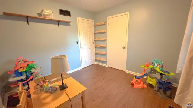 $237,000 | 3100 Southeast Eveningtide Way, Topeka, KS 66605