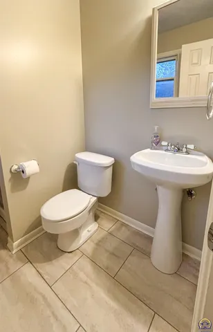 $237,000 | 3100 Southeast Eveningtide Way, Topeka, KS 66605