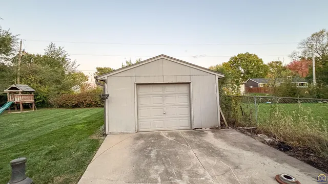 $237,000 | 3100 Southeast Eveningtide Way, Topeka, KS 66605