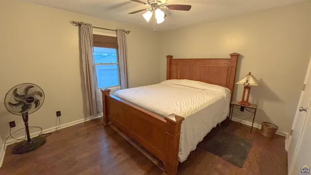 $237,000 | 3100 Southeast Eveningtide Way, Topeka, KS 66605