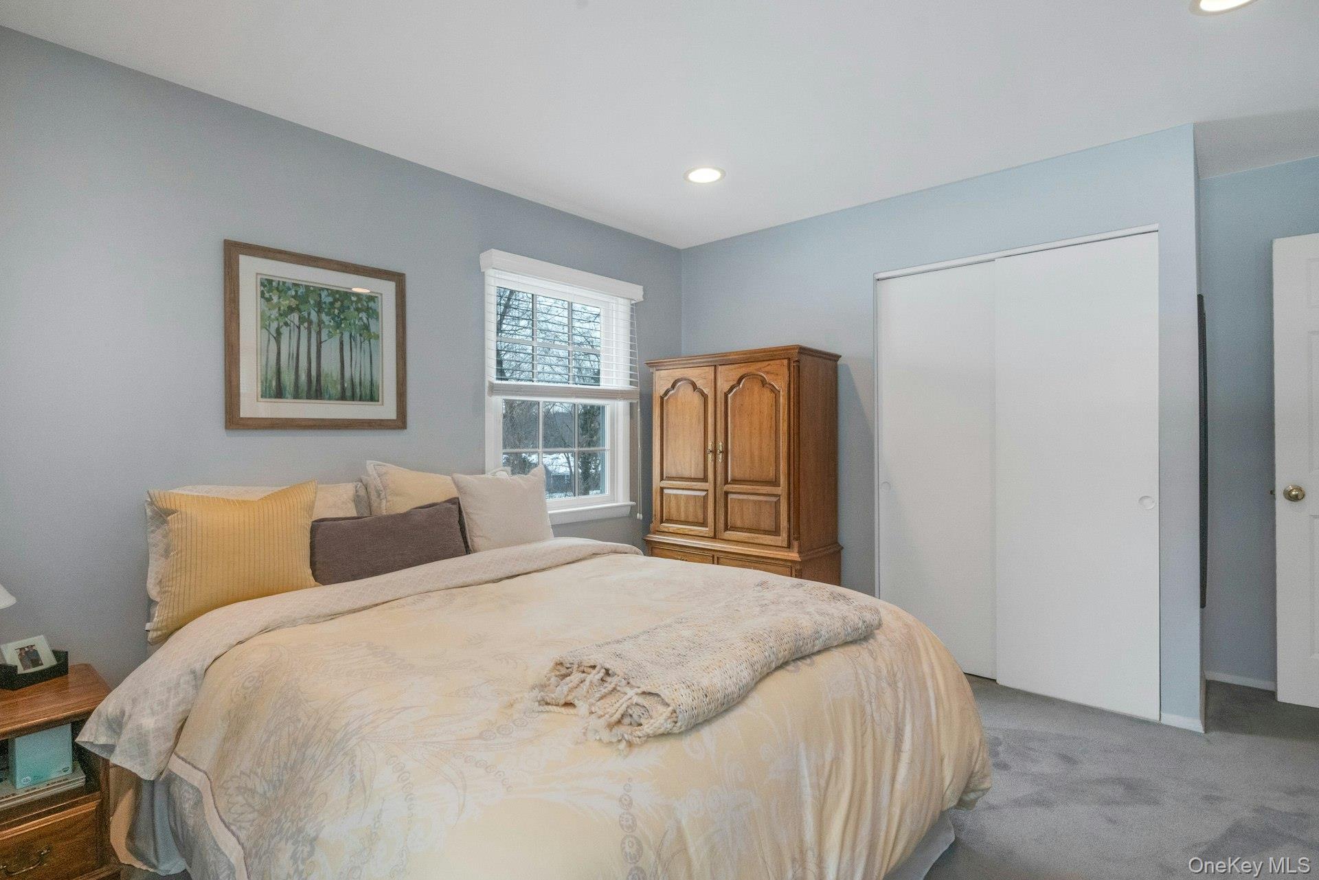 62 Whitson Road Briarcliff Manor, NY 10510 - Photo 23 of 46 Alternate view of large Second bedroom with double closet.