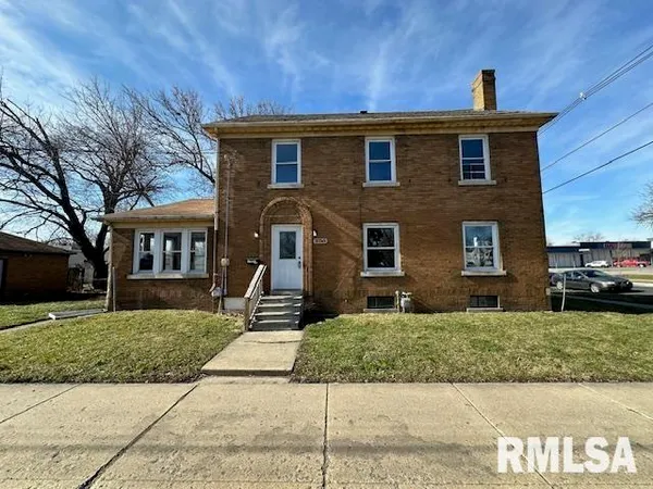 $1,500 | 2215 North Wisconsin Avenue, Peoria, IL 61603