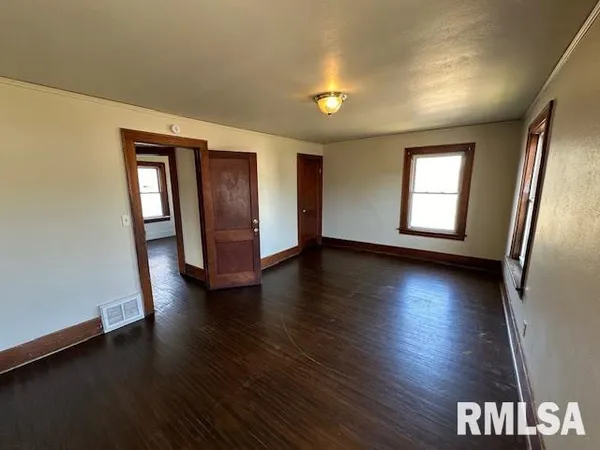 $1,500 | 2215 North Wisconsin Avenue, Peoria, IL 61603