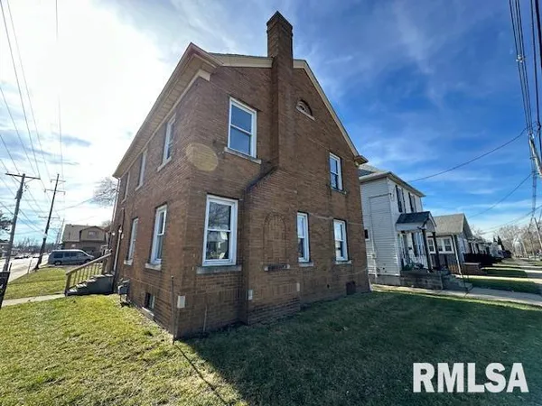 $1,500 | 2215 North Wisconsin Avenue, Peoria, IL 61603