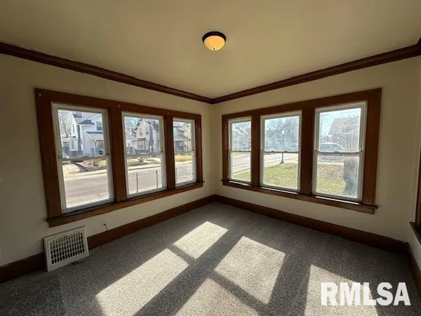 $1,500 | 2215 North Wisconsin Avenue, Peoria, IL 61603