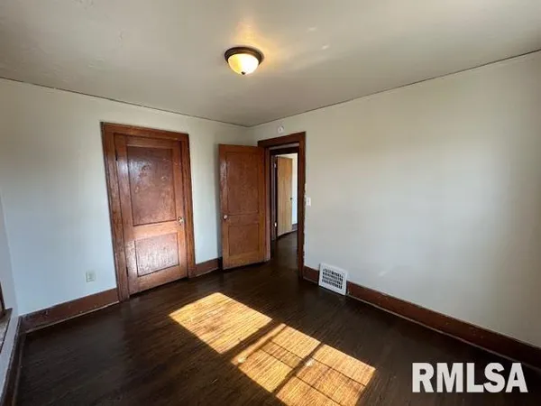 $1,500 | 2215 North Wisconsin Avenue, Peoria, IL 61603