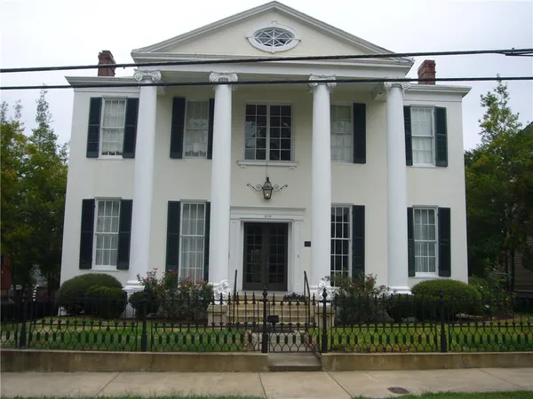 $675,000 | 206 South Doctor Martin Luther King Street, Natchez, MS 39120