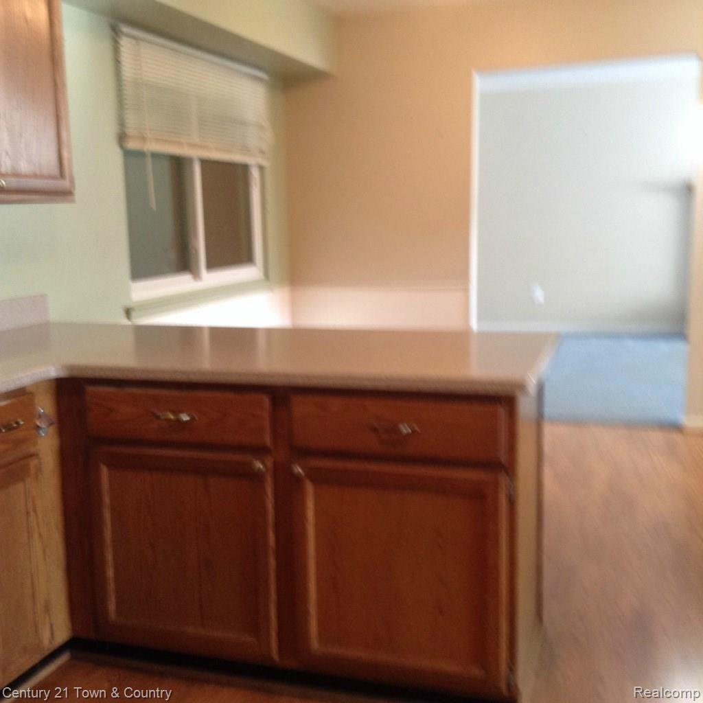 2385 Highfield Road Waterford, MI 48329 - Photo 7 of 20 Kitchen3