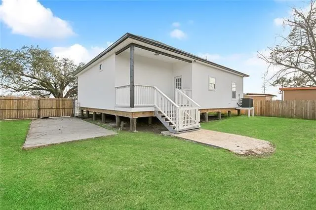 $250,000 | 2616 Guerra Drive, Violet, LA 70092